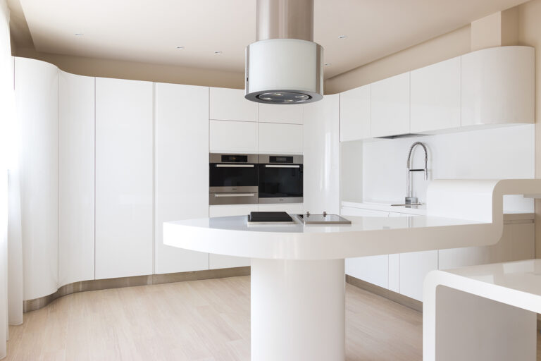 Bucatarie HI-MACS: Colectia Sinus Alpine White
