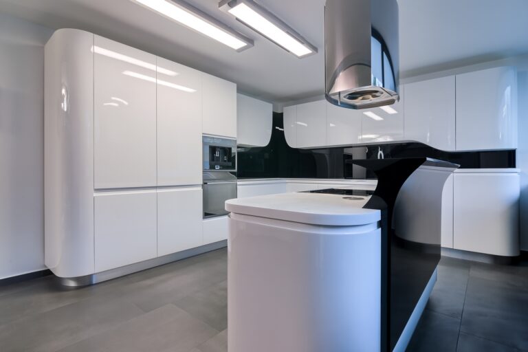 Casa Chiajna, bucătărie MDF vopsit lucios – colecția Sinus Atvangarde